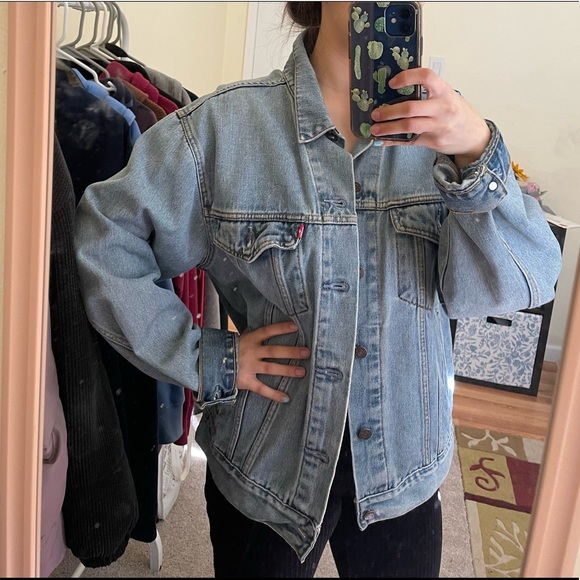 Denim Levi’s jacket - Picture 5 of 5